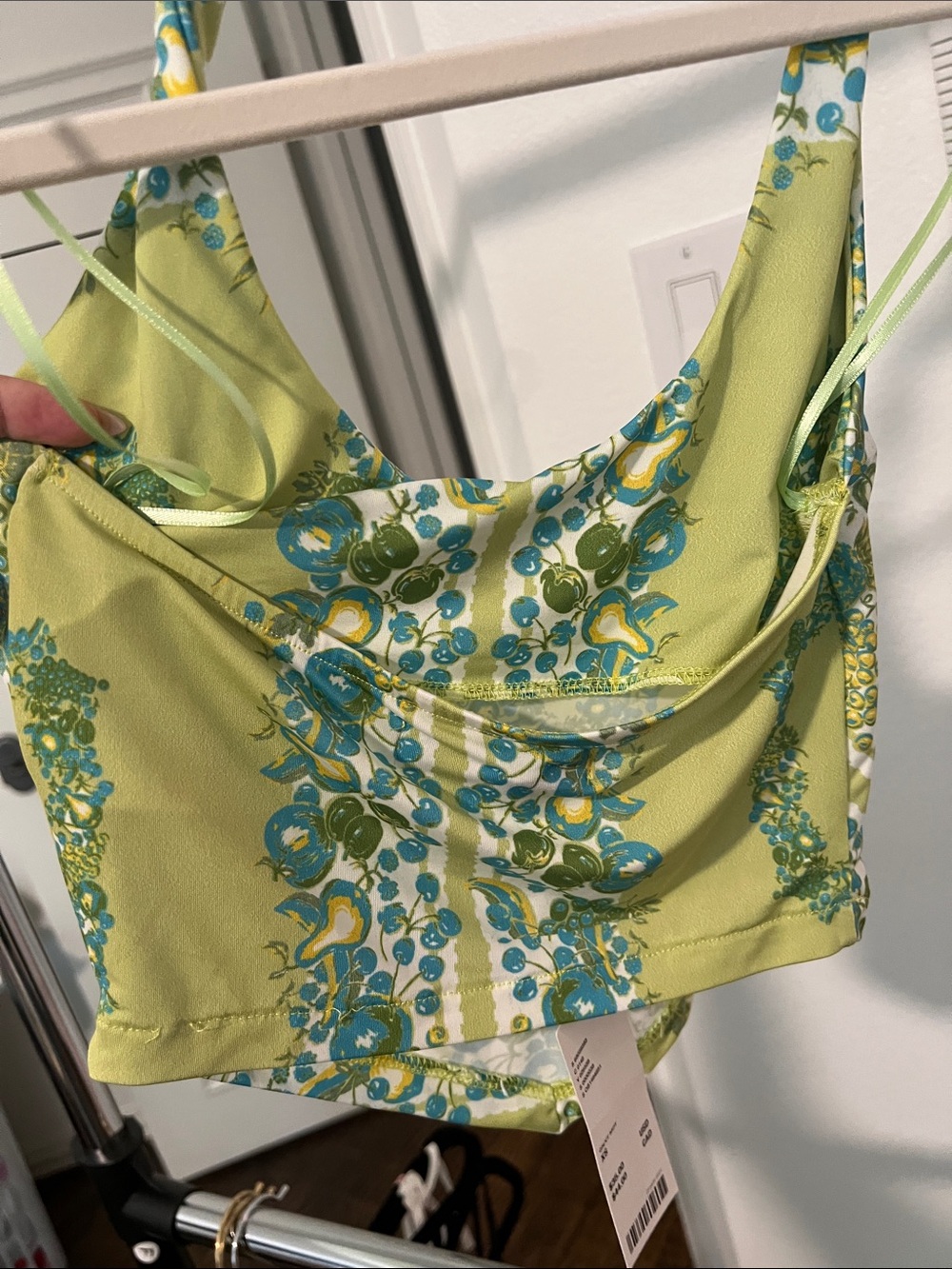 Floral Halter Crop Top - Green Urban Outfitters size xs - Picture 6 of 6